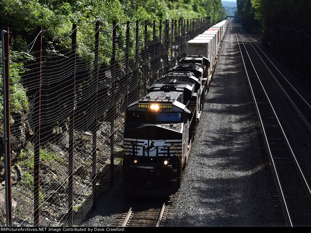 NS 8149